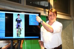 ビオレーサーのエアロフィッティング＆フルカスタムエアロスーツ