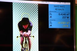 ビオレーサーのエアロフィッティング＆フルカスタムエアロスーツ