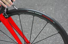 ヴィットリア 旧モデルとは空気圧を変えて、ベストバランスを探りたい