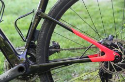 超軽量サスペンション搭載　キャノンデールのグラベルバイク「トップストーンカーボン」