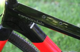 超軽量サスペンション搭載　キャノンデールのグラベルバイク「トップストーンカーボン」