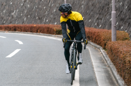 ロードバイクでふらつかない後方確認のコツ
