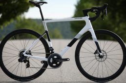 名車エボが衝撃のモデルチェンジ