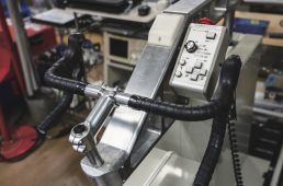 人と機材の両面から日本を強くする　アンカーの秘密を解き明かせ