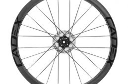 ハイパフォーマンス・コンポーネントブランド「CADEX」誕生