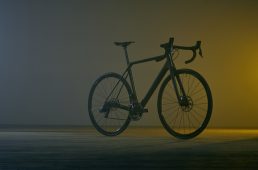 キャニオン新型ロード「アルティメットCFエボディスク」発売　完成車で6kg切りを達成