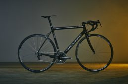 キャニオン新型ロード「アルティメットCFエボディスク」発売　完成車で6kg切りを達成