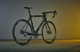 キャニオン新型ロード「アルティメットCFエボディスク」発売　完成車で6kg切りを達成