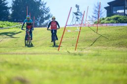 芝生だから怖くない! 新規オープン《アップMTBパークin神鍋》の走り心地