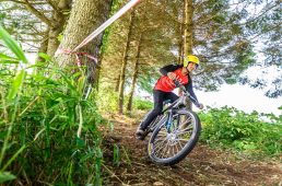 芝生だから怖くない! 新規オープン《アップMTBパークin神鍋》の走り心地