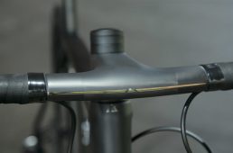 積層見直しで実現したアンダー6kgのディスクロード　キャニオン・アルティメットCFエボディスク10.0LTD