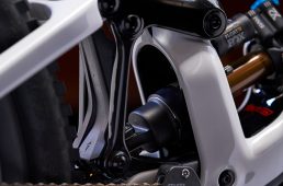 スペシャライズドのオールマウンテンバイク「エンデューロ」がフルモデルチェンジ