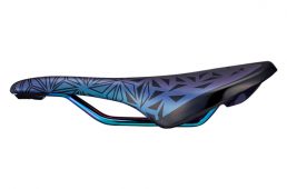 スパカズのショートノーズサドル、チューブレス用バルブ、バルブキャップ、CO2インフレーター