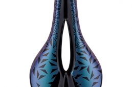 スパカズのショートノーズサドル、チューブレス用バルブ、バルブキャップ、CO2インフレーター