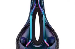 スパカズのショートノーズサドル、チューブレス用バルブ、バルブキャップ、CO2インフレーター