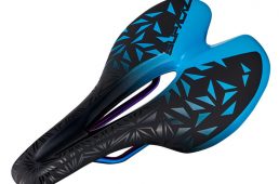 スパカズのショートノーズサドル、チューブレス用バルブ、バルブキャップ、CO2インフレーター