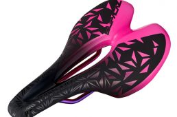 スパカズのショートノーズサドル、チューブレス用バルブ、バルブキャップ、CO2インフレーター