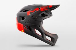 メットのコンバーチブルフルフェイスヘルメット「パラシュートMCR」