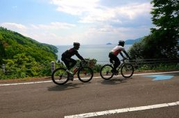 ビワイチ賤ヶ岳から見下ろすびわ湖と竹生島