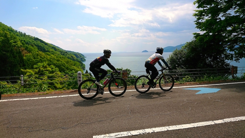 ビワイチ賤ヶ岳から見下ろすびわ湖と竹生島