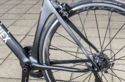 ヨネックス・エアロフライト 日本製超軽量エアロロード　アサノ試乗します！その30