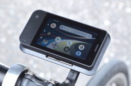Androidで動くサイクルコンピュータ「LEOMO TYPE-S」が登場