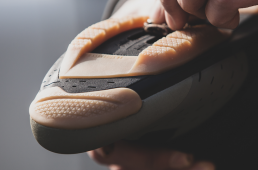 フィジークのアドベンチャーライド向けシューズ「テラ パワーストラップX4」発売