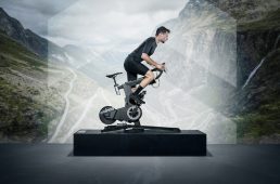 ワフー「キッカーバイク」究極のスマートバイク発表！