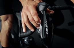 ワフー「キッカーバイク」究極のスマートバイク発表！