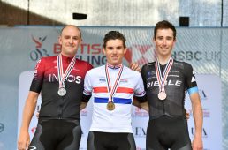 ピナレロ・ドグマ F12 ベン・スウィフト英国チャンピオンカラー