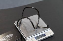 【ユーロバイク速報】カーボンワークス　4g切りのフルカーボンボトルケージ