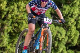 クロエ・ウッドルフ（アメリカ）がラインを選ぶ