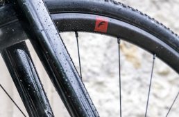 フルクラム・RAPID RED 5 DB