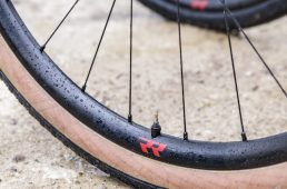 フルクラム・RAPID RED 5 DB