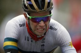 レイザー2019秋冬