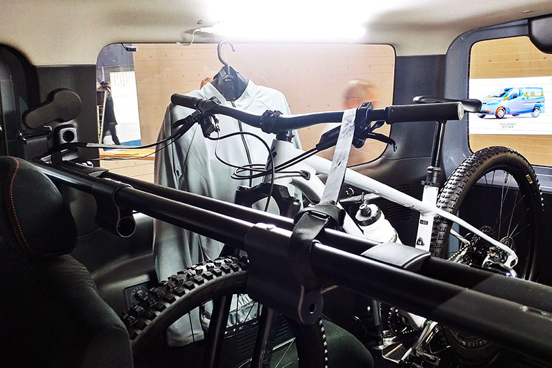 日産NV350キャラバンブラックギアコンセプト