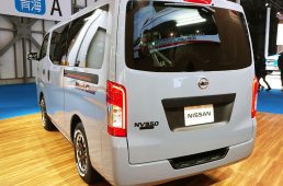 日産NV350キャラバンブラックギアコンセプト