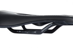 ステルスカーボンスーパーライト