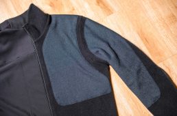 縫い目を内側に作らないことで着心地も良くしている