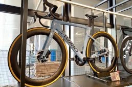 ラビットストリート神戸店