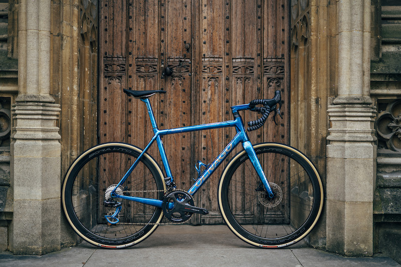 コルナゴ・C64に新色「RC19」登場！｜サイクルスポーツがお届けする