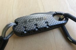 Qバイロカーボン柄