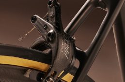 キャニオン・アルティメット CF EVO