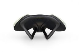 フィジーク・アンタレス ヴァーサス エボ 00 アダプティブ