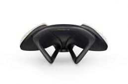 フィジーク・アンタレス ヴァーサス エボ 00 アダプティブ