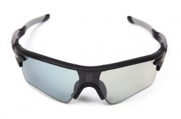 eShades（イーシェード）