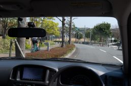 自転車が歩道を通行したときのドライバーからの見え方