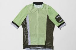 ドットアウトの「エアロ・ライト・ジャージ」