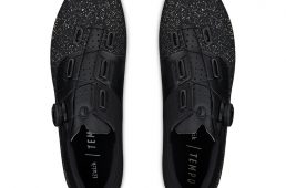 フィジーク・テンポ オーバーカーブ R4