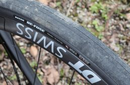 注目グラベルタイヤ